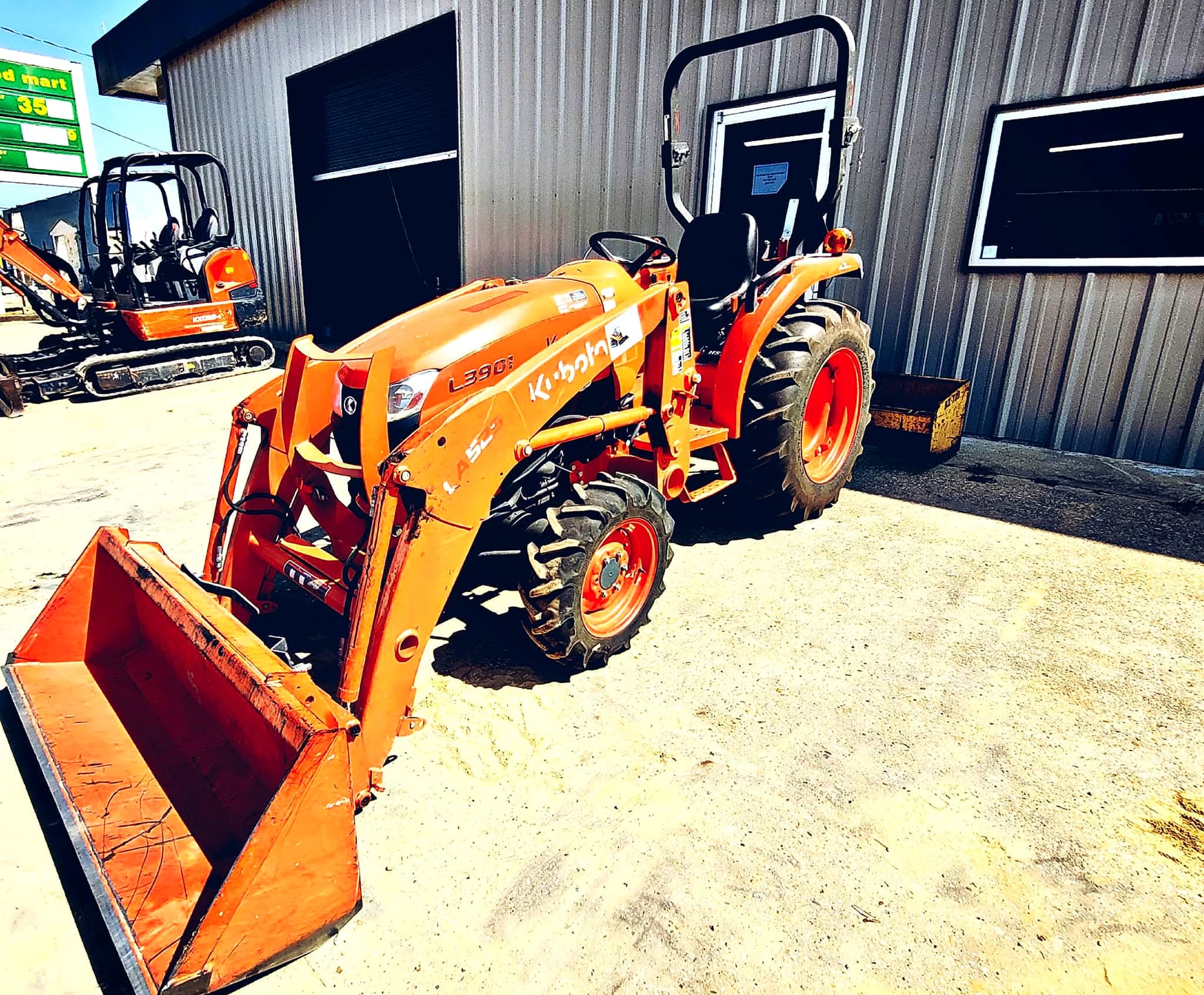 Kubota L3901 compact tractor with front loader